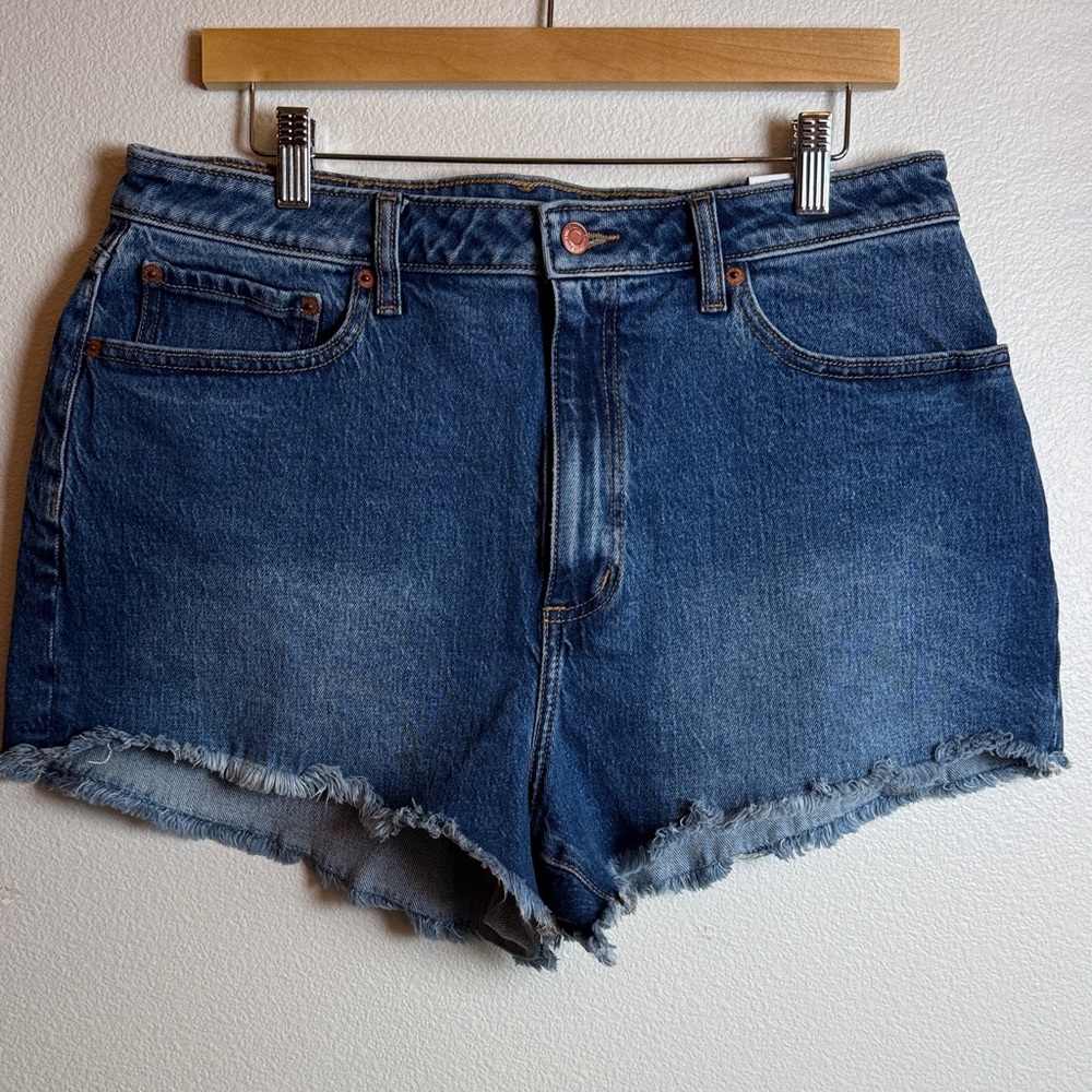 NWT PINK Victoria’s Secret High Rise Cutoff Denim Jean Shorts Size 16 Distressed